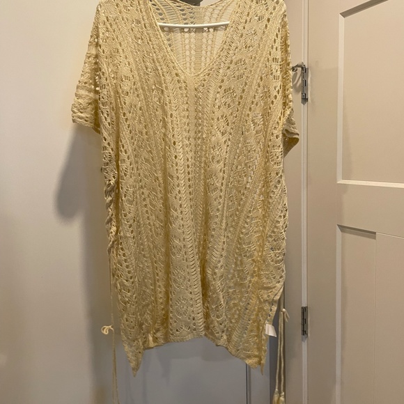 Beach Swimwear Cover Up - Picture 4 of 4